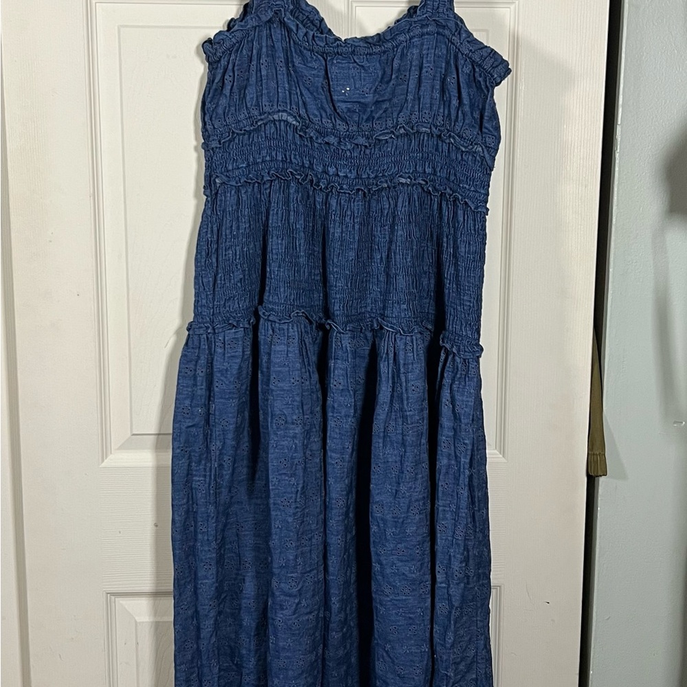 Gap x Doen Chambray Denim Eyelet Midi Dress Smocked Tiered Boho - Picture 8 of 9